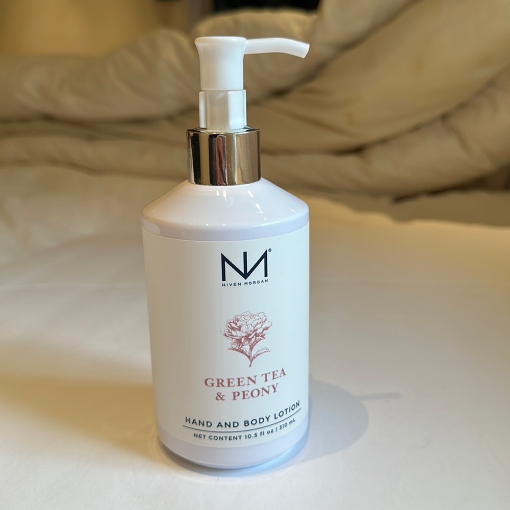 Niven Morgan Green Tea & Peony Hand and Body Lotion NEW